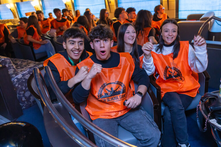 Studenti di High School Game in maglia arancione